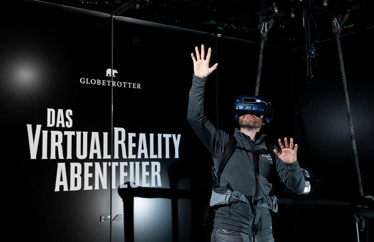 Wir sind die Curious Company: Building immersive business & stories. Eure Digitalagentur aus Hamburg. Business story tech AR VR XR Digital Experiences Game Based Learning Web 3D